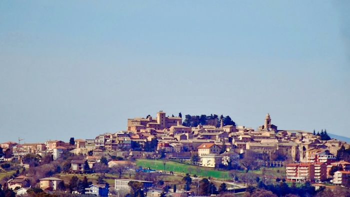 Loro Piceno Belvedere Foto Articolo